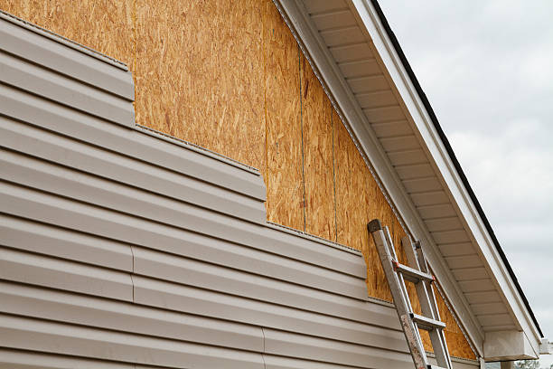 Professional Siding Replacement technician working in New Waterford, OH